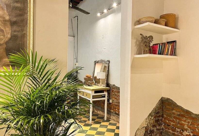 Hotel La Casa De Madamme Cocotte