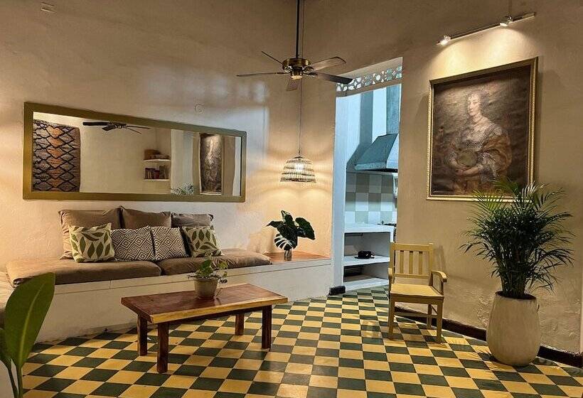 Hotel La Casa De Madamme Cocotte