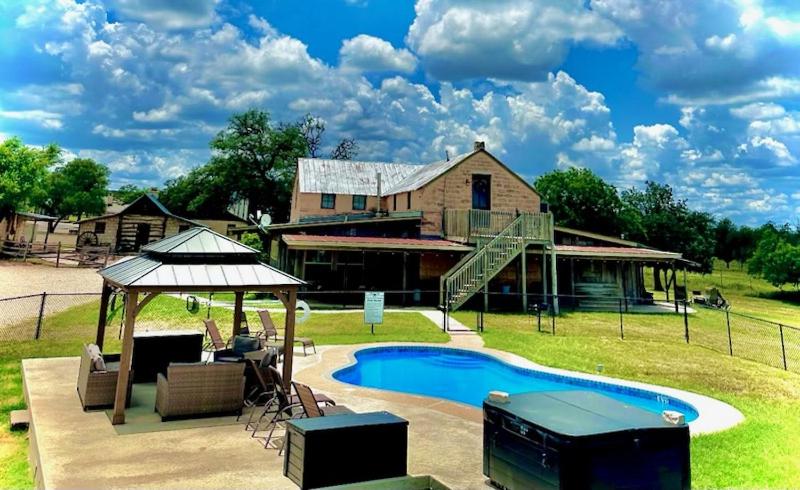 בית מלון כפרי Country Inn Cottages