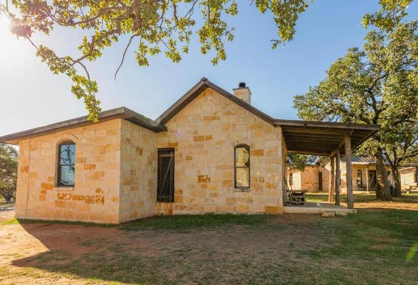 בית מלון כפרי Country Inn Cottages