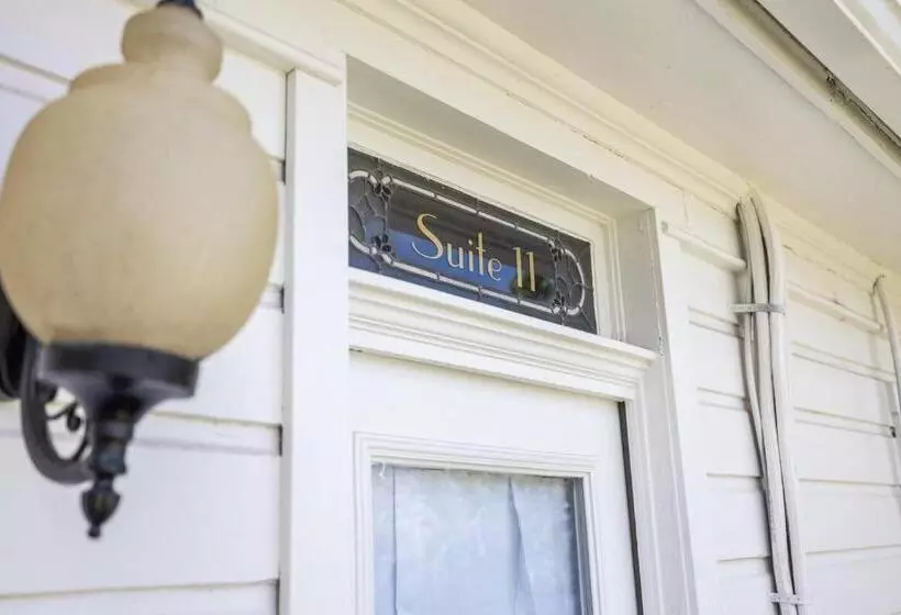 ホテル Suite 11 Historic Art City Inn
