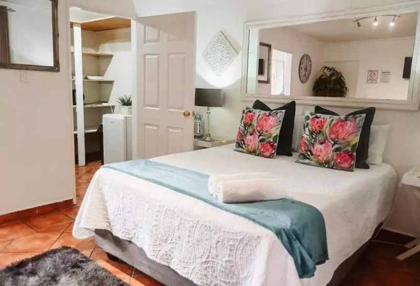 ペンション Zhantique Guest House 1  Unit 5