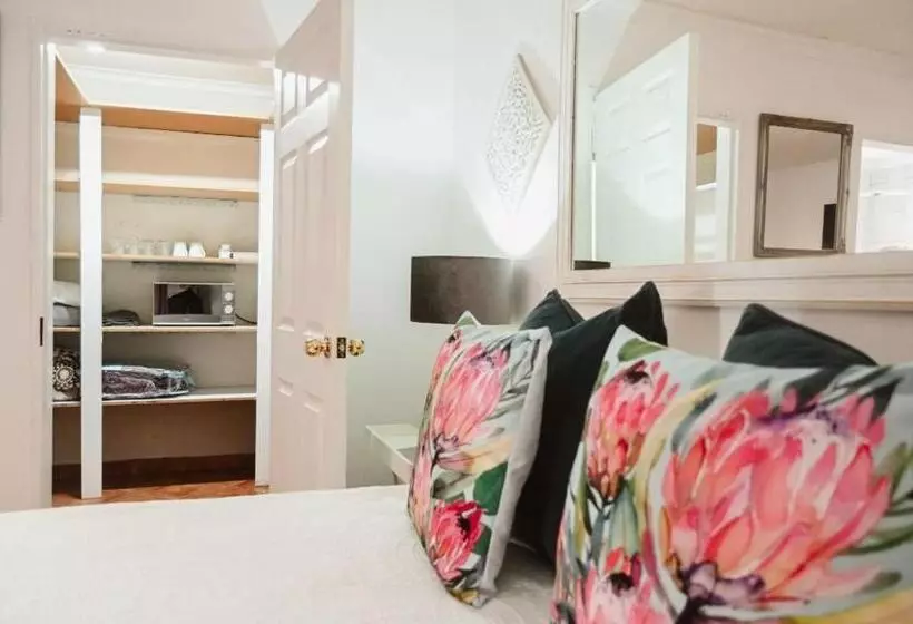 ペンション Zhantique Guest House 1  Unit 5