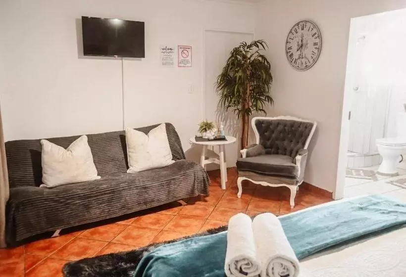 ペンション Zhantique Guest House 1  Unit 5