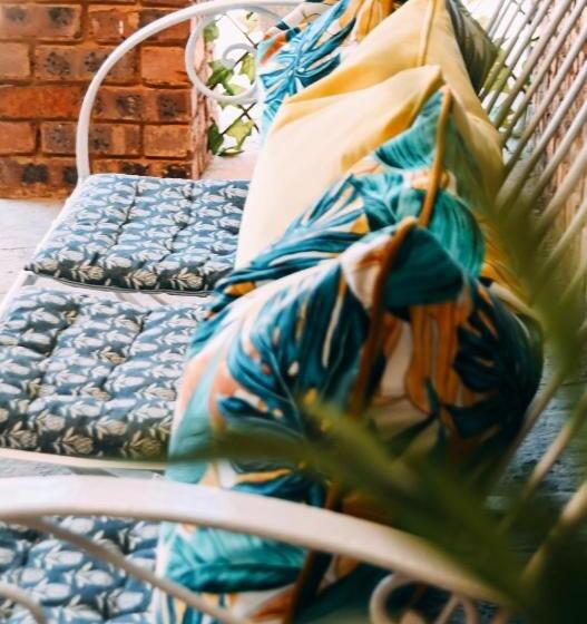 פנסיון Zhantique Guest House 1  Unit 5