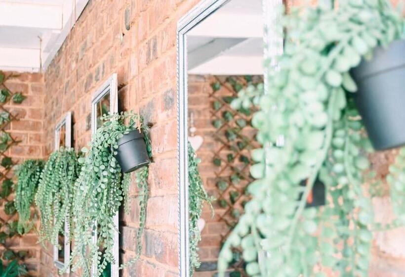 פנסיון Zhantique Guest House 1  Unit 5