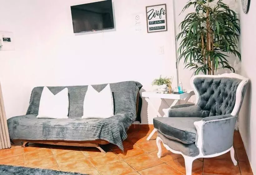 ペンション Zhantique Guest House 1  Unit 5