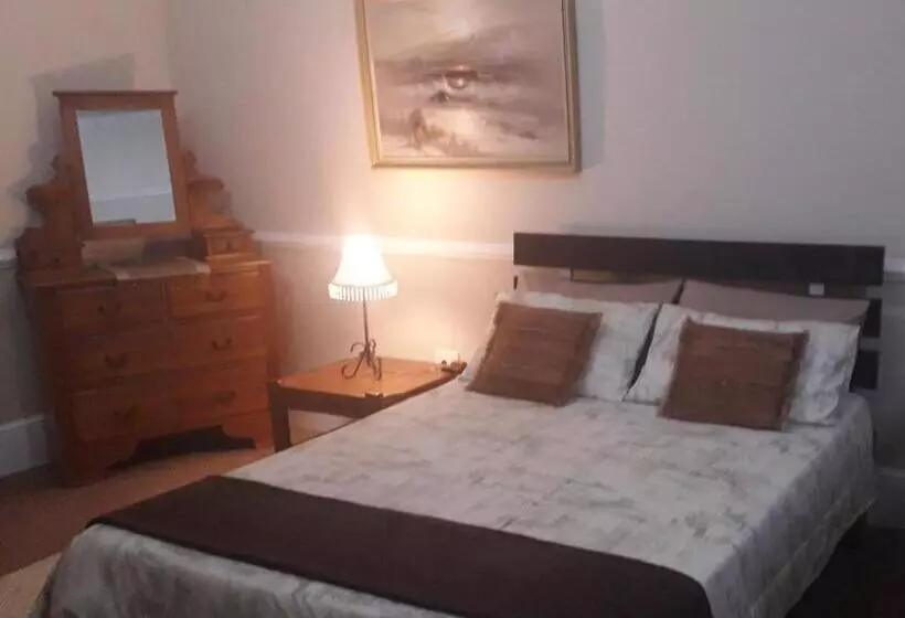 Majatalo Twin Palms Accommodations