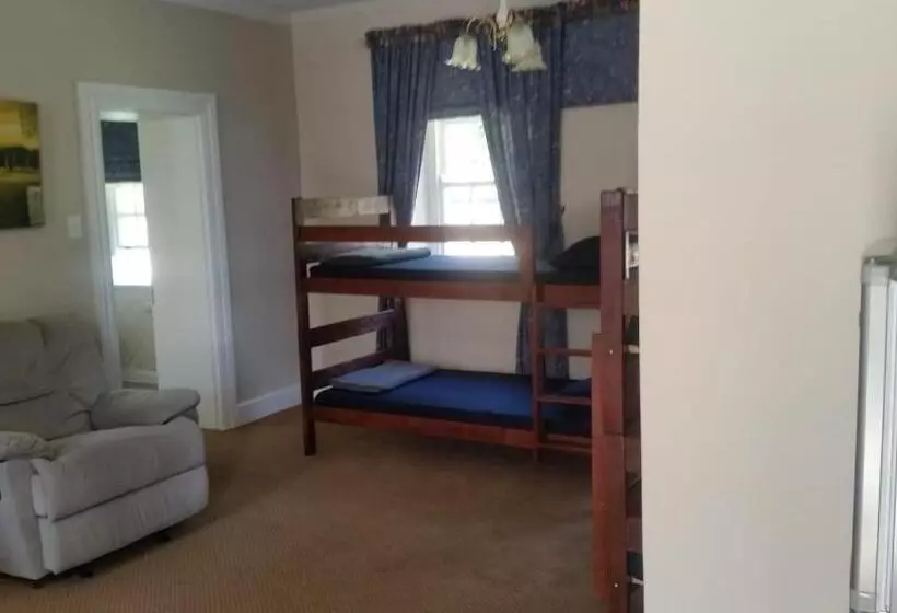 Majatalo Twin Palms Accommodations