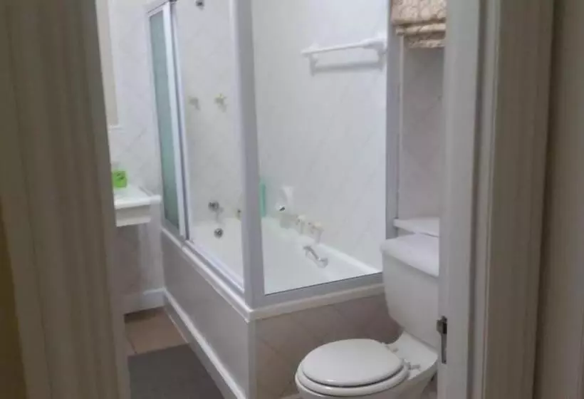 Majatalo Twin Palms Accommodations