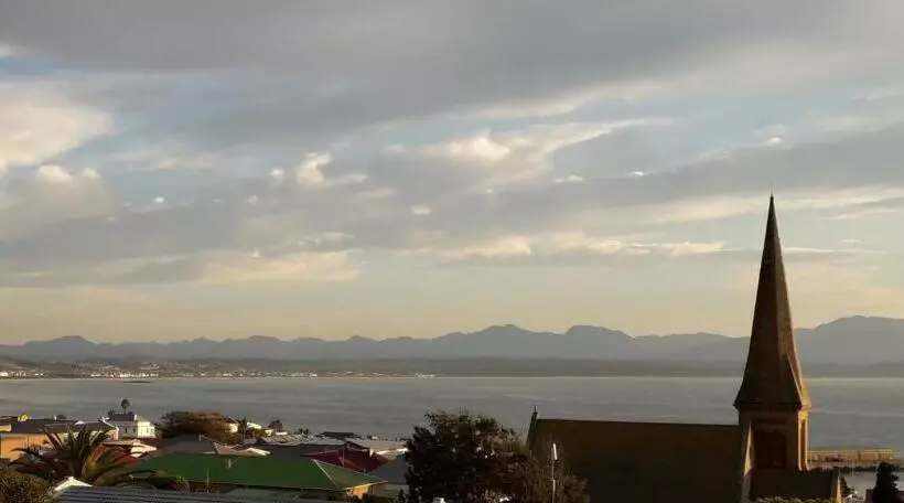 Majatalo Twin Palms Accommodations