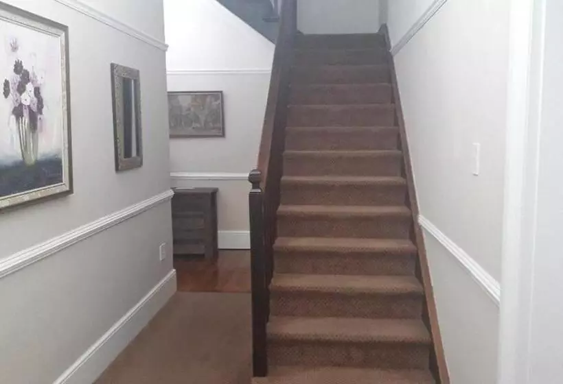 Majatalo Twin Palms Accommodations