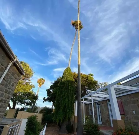 Majatalo Twin Palms Accommodations