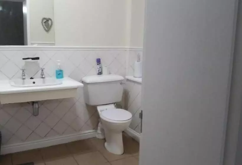 Majatalo Twin Palms Accommodations