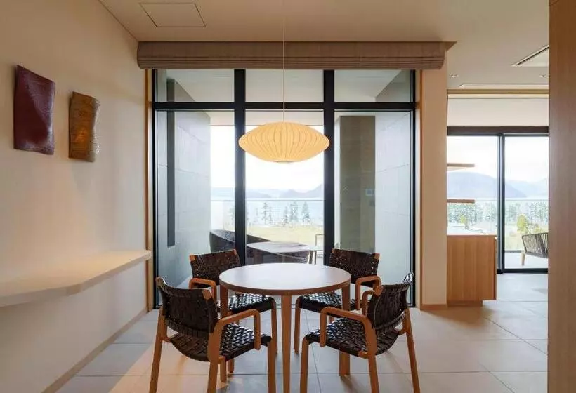 Ryokan Lake Toya Tsuruga Resort Hikarinouta