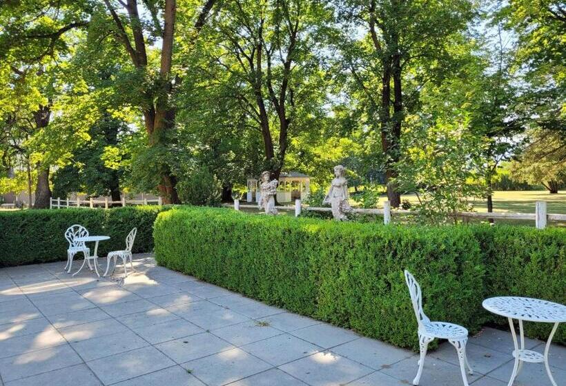 Gardenview Estate Bed And Breakfast