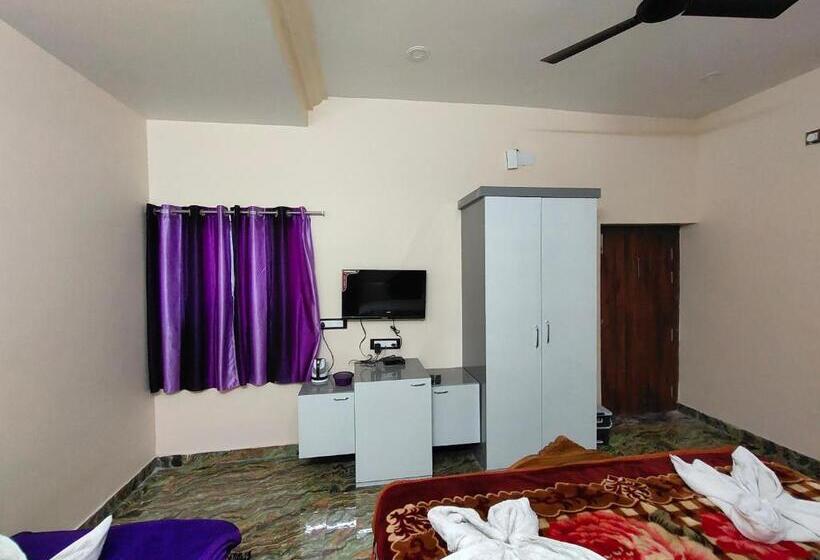 Green View Hotel & Resort