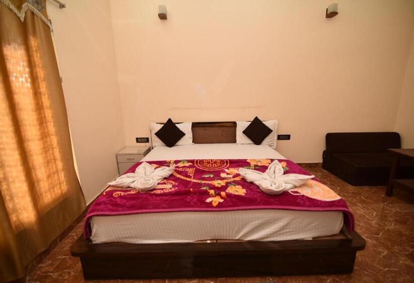 Green View Hotel & Resort