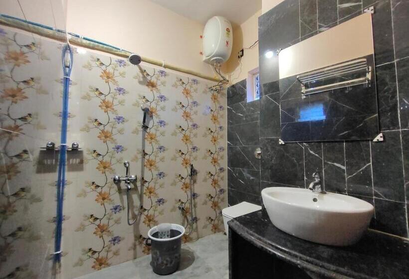 Green View Hotel & Resort