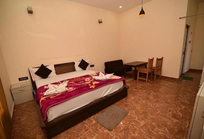 Green View Hotel & Resort