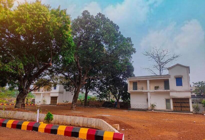 Green View Hotel & Resort