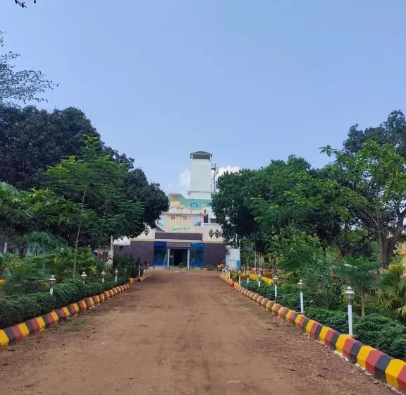 Green View Hotel & Resort
