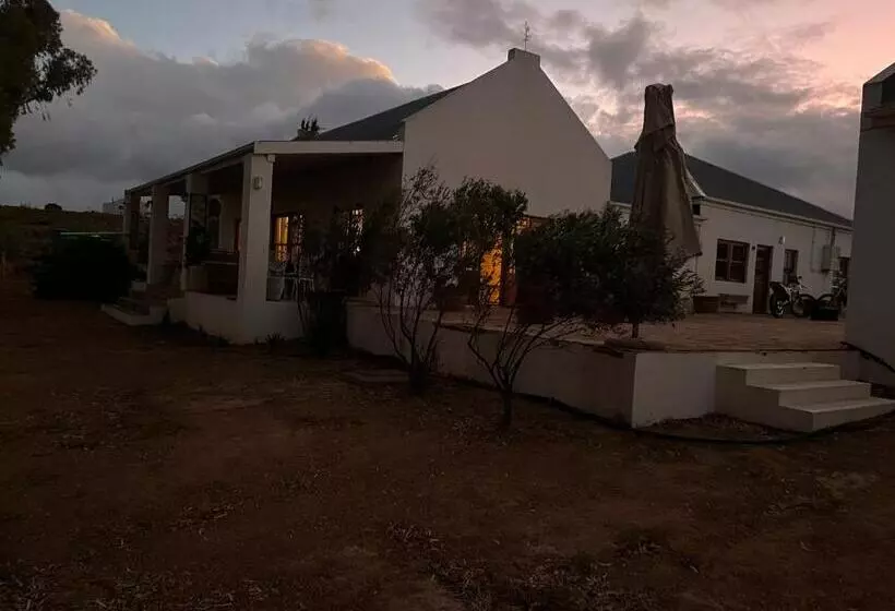 هتل Alchemy Retreat   Entire Karoo Guest Farm   Barrydale