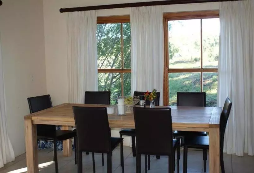 هتل Alchemy Retreat   Entire Karoo Guest Farm   Barrydale