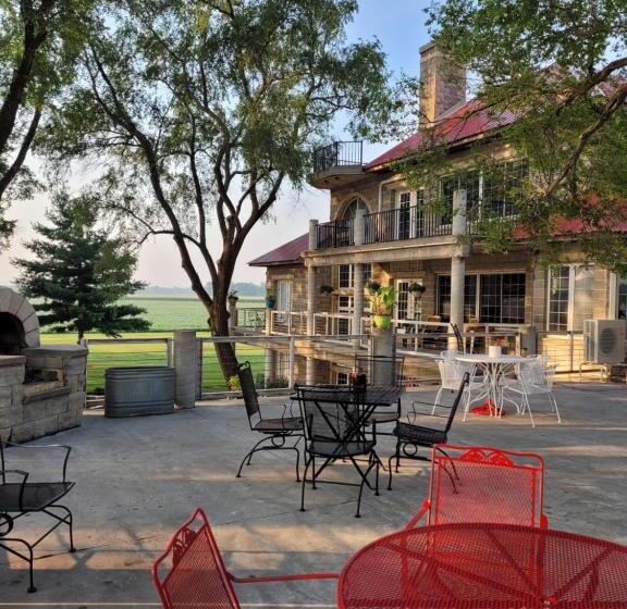 فندق Red Roof Stable And Farm Llc