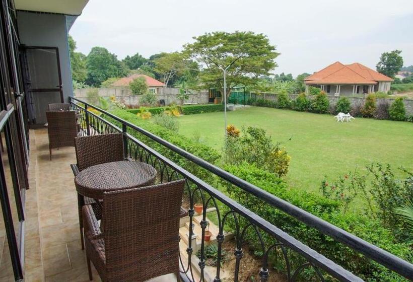 Hutland Hotel Garuga