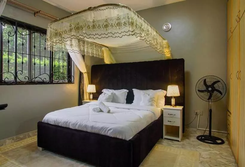 Hutland Hotel Garuga