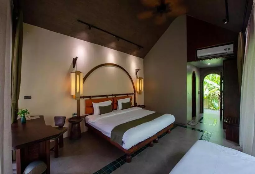 استراحتگاه Maida Lodge