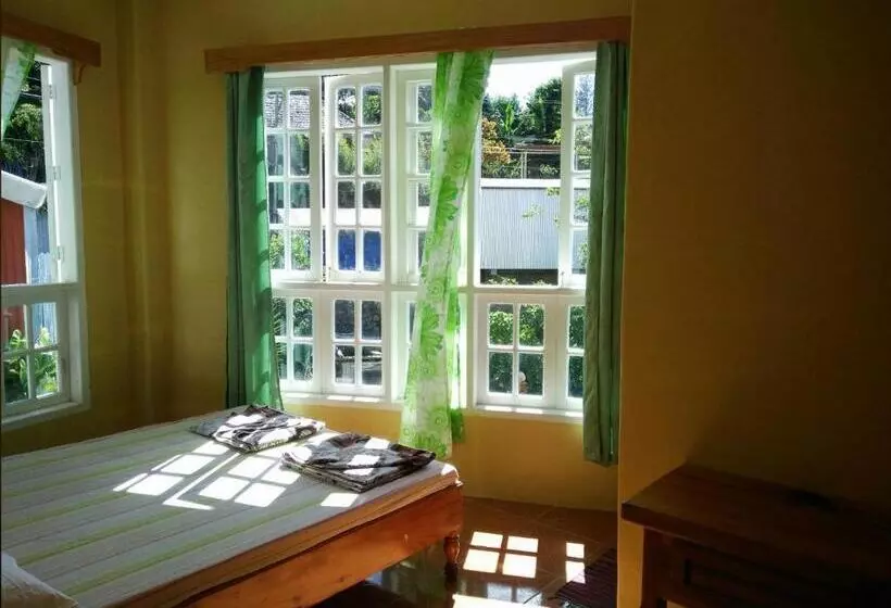 ユースホステル Triple Js Inn Sagada