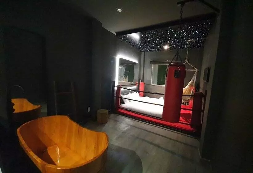 Language Exchange Hotel 3