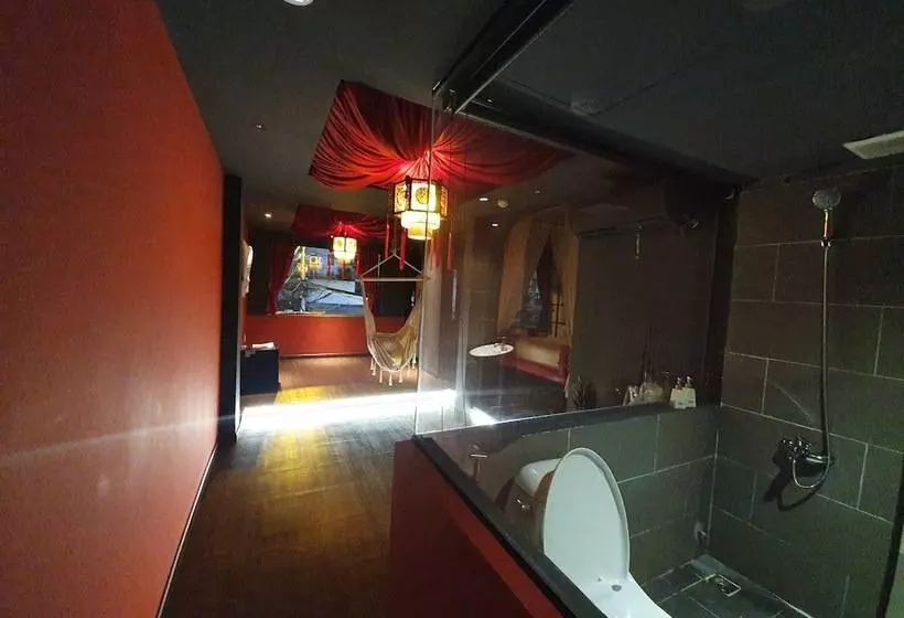 Language Exchange Hotel 3