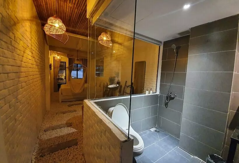 Language Exchange Hotel 3