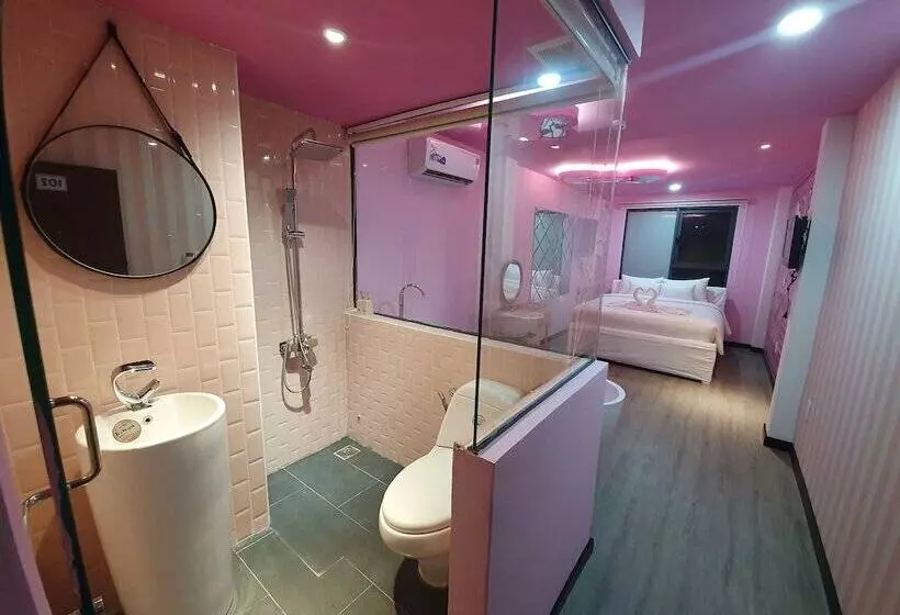 Language Exchange Hotel 3