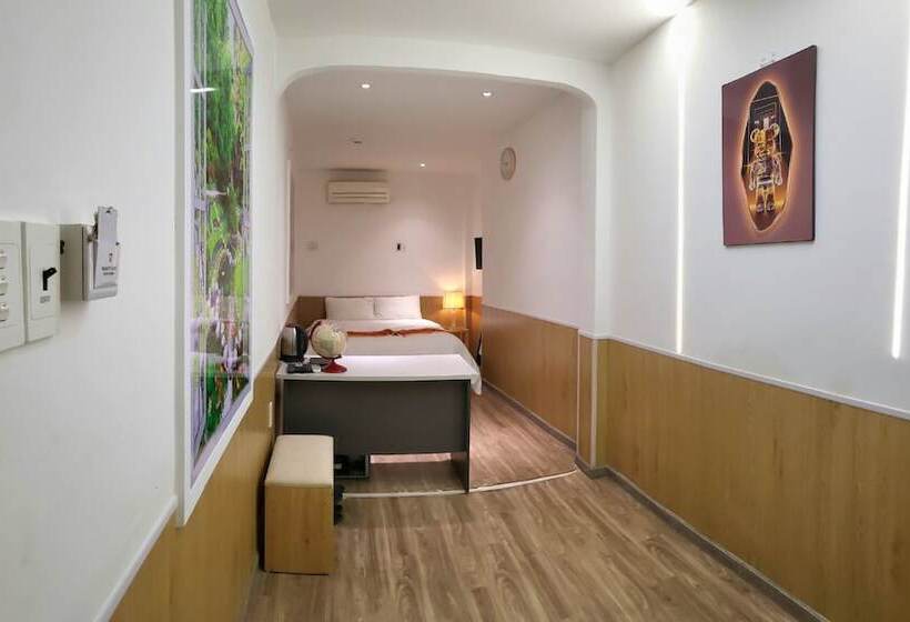 Language Exchange Hotel 3