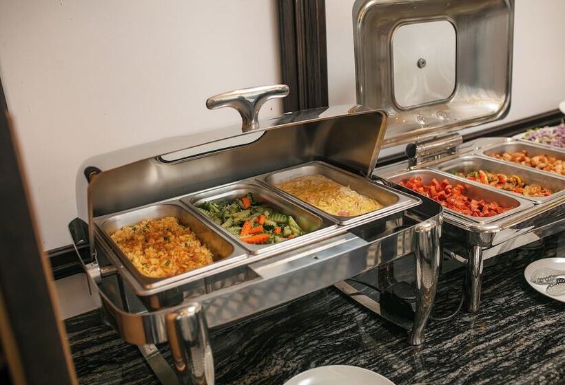 Media Central Hotel & Spa