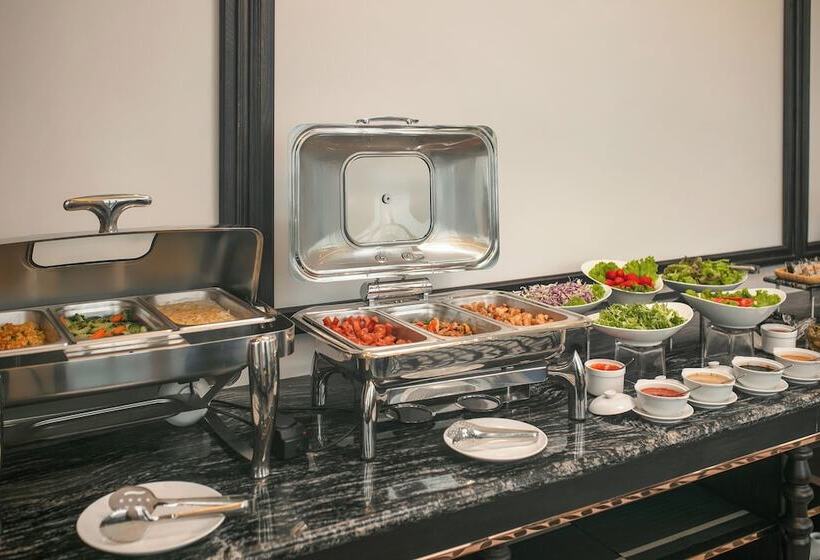 Media Central Hotel & Spa