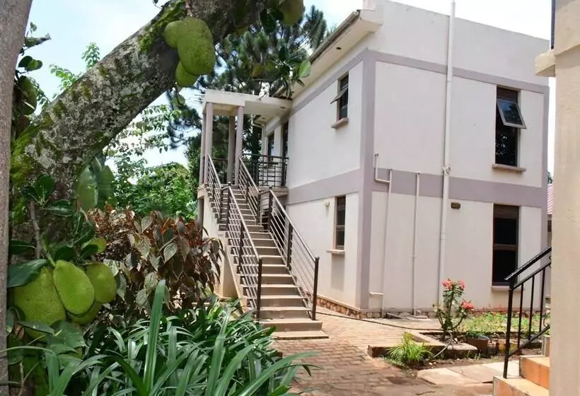 پانسیون Golden Cherries Guest House