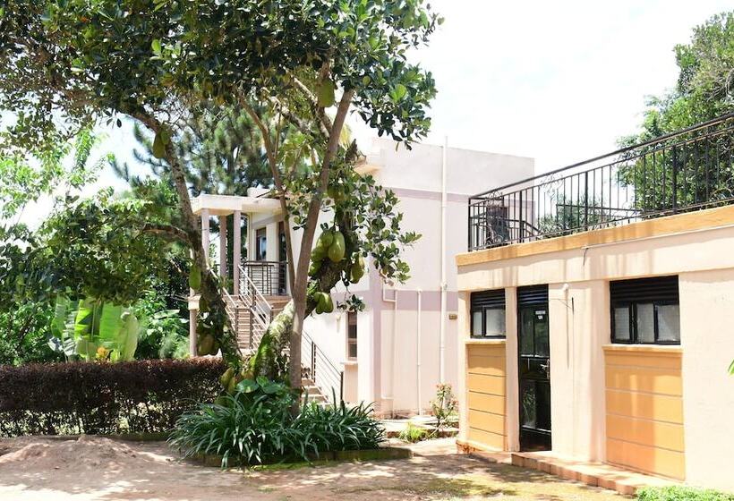 پانسیون Golden Cherries Guest House