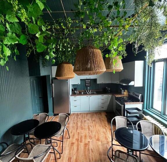 ユースホステル Auberge Du Bon Yeu