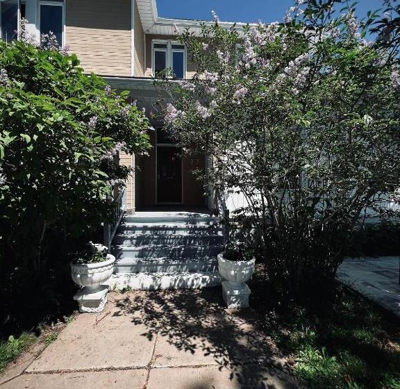 ユースホステル Auberge Du Bon Yeu