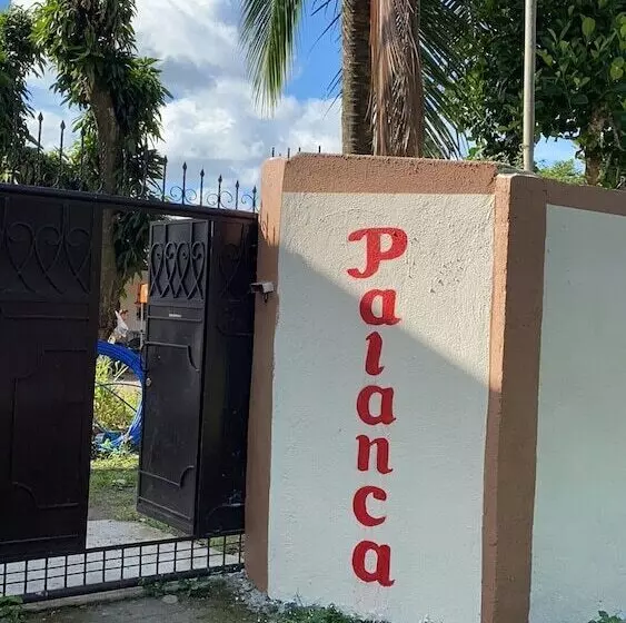 Aamiaismajoitus (B&B) Villa Palanca