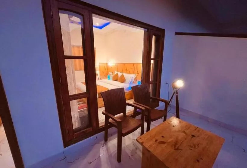 ホテル Sitara Resort, Scenic Mountain View Rooms With Balcony & Terrace