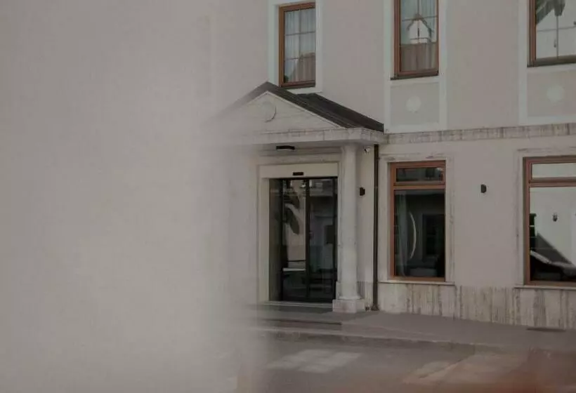 هتل Vila De Casa
