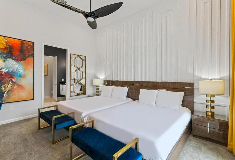 Villatel Village At Solterra Resort