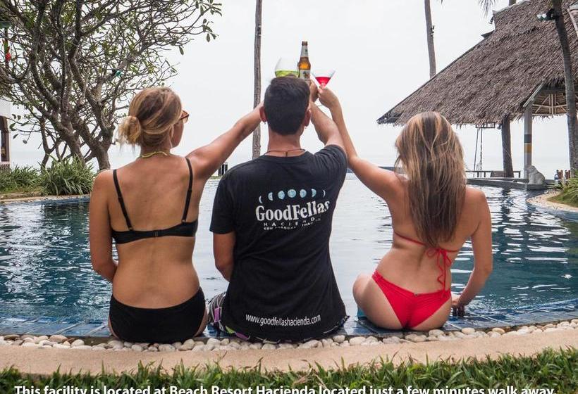 הוסטל Hacienda Backpackers