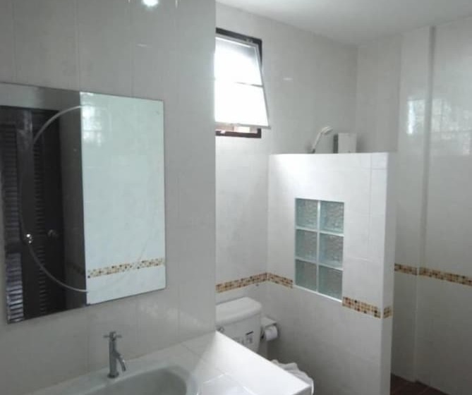 ホテル Buathong Place